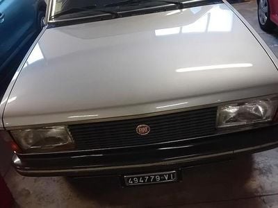 Käytetty Fiat Argenta 98 HP (72 kW) 1981 Harmaa Sedan