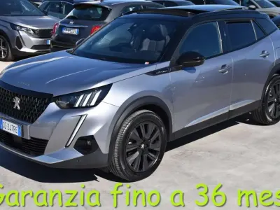 Usata Peugeot 2008 GT-line 131 CV (96 kW) 2020 Grigio SUV