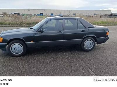 Usata Mercedes 190 109 CV (80 kW) 1990 Nero Berlina