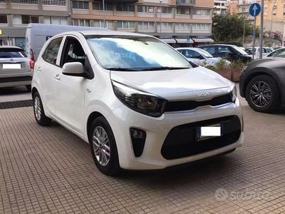 Usata Kia Picanto X-Line 67 CV (49 kW) 2023 Bianco Utilitaria