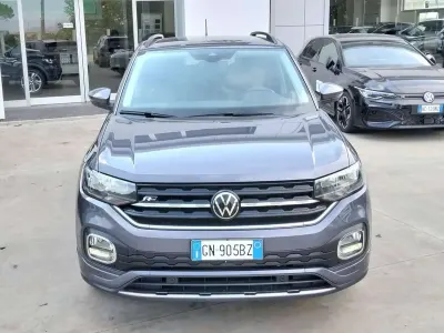 Usata VW T-Cross Sportline 110 CV (80 kW) 2023 Smoke grey SUV