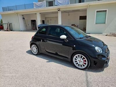 Usata Abarth 695 Esseesse 180 CV (132 kW) 2022 Nero Utilitaria