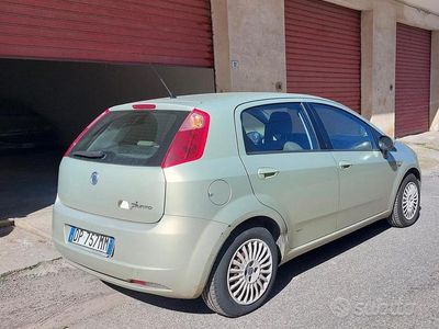 Usata Fiat Grande Punto 75 CV (55 kW) 2005 Giallo Utilitaria
