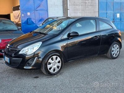 Usata Opel Corsa 85 CV (62 kW) 2013 Nero Berlina