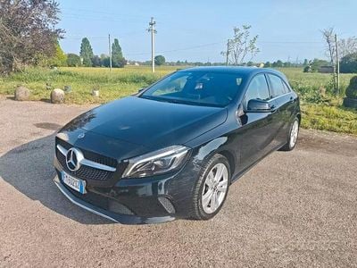 Usata Mercedes A180 Executive 109 CV (80 kW) 2017 Nero Berlina