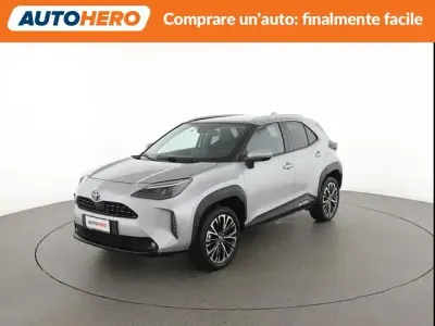 Usata Toyota Yaris Cross Lounge 92 CV (67 kW) 2022 Argento SUV