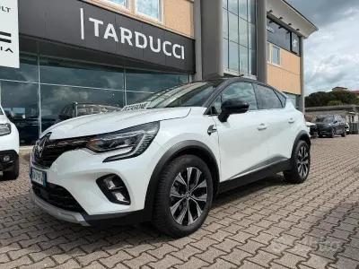 Usata Renault Captur Techno 143 CV (105 kW) 2023 Bianco SUV