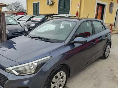 Begagnad Hyundai i20 73 HK (53 kW) 2019 Blå Halvkombi