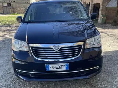 Begagnad Lancia Voyager