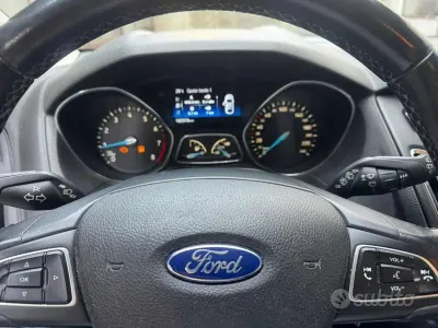Usata Ford Focus Business Edition 101 CV (74 kW) 2015 Bianco Berlina