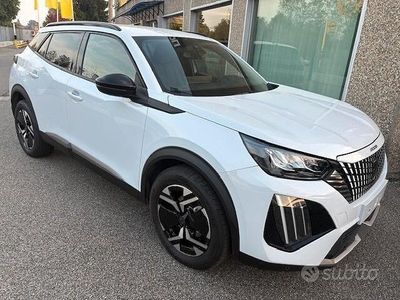 Usata Peugeot 2008 Allure 102 CV (75 kW) 2024 Bianco SUV