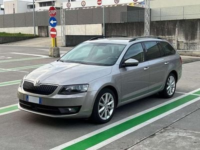 Usata Skoda Octavia G-TEC Executive 110 CV (80 kW) 2016 Grigio Station wagon