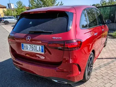 Usata Mercedes 250 AMG Line Premium Plus 224 CV (164 kW) 2025 Rosso Monovolume