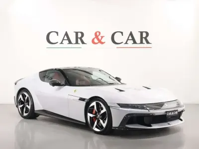 Nuova Ferrari 12 Cilindri 825 CV (606 kW) 2025 Bianco Coupé