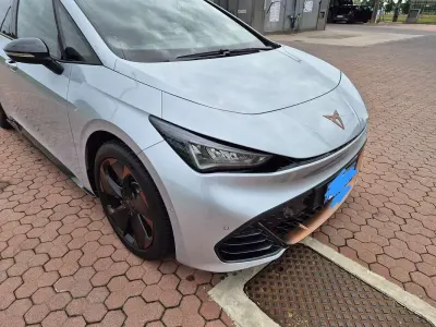 Usata Cupra Born e-Boost 69 kW (95 CV) 2023 Argento Utilitaria