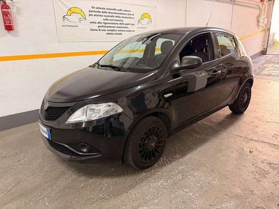 Usata Lancia Ypsilon 69 CV (50 kW) 2019 Nero Utilitaria