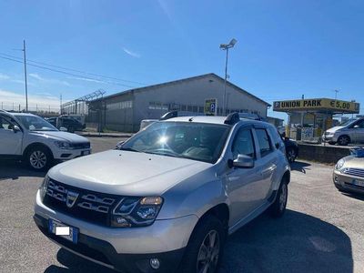 Usata Dacia Duster Lauréate 110 CV (80 kW) 2016 Argento SUV
