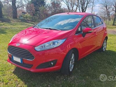 Usata Ford Fiesta 92 CV (67 kW) 2016 Rosso Berlina