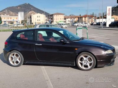 usata Alfa Romeo 147 1.6 16V Distinctive