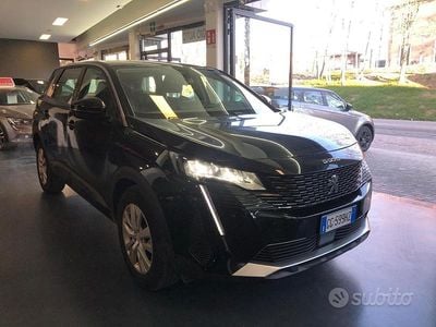 Usata Peugeot 5008 GT 130 CV (95 kW) 2021 Nero SUV
