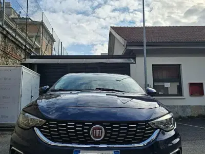 Usata Fiat Tipo 120 CV (88 kW) 2018 Bluazzurro Berlina