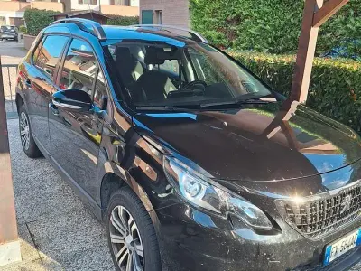 Usata Peugeot 2008 100 CV (73 kW) 2019 SUV