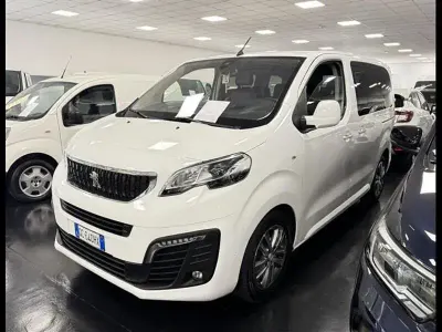 Usata Peugeot Traveller Allure 180 CV (132 kW) 2020 Grigio chiaro Monovolume