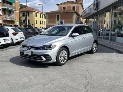 Usata VW Polo Style 110 CV (80 kW) 2022 Argento Berlina