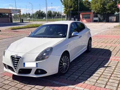 Usata Alfa Romeo Giulietta 105 CV (77 kW) 2011 Bianco Utilitaria