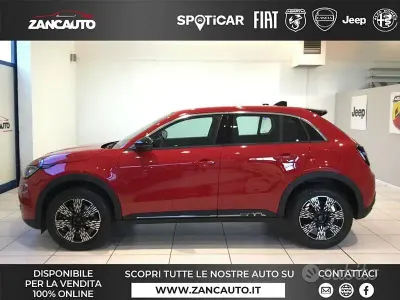 Nouvelle Fiat 600 110 ch (80 kW) 2026 Rouge SUV