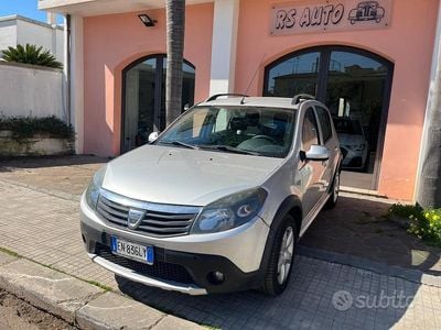 Usata Dacia Sandero Stepway 85 CV (62 kW) 2012 Grigio Berlina