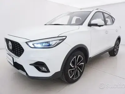 Usata MG ZS Luxury 111 CV (81 kW) 2022 Bianco SUV