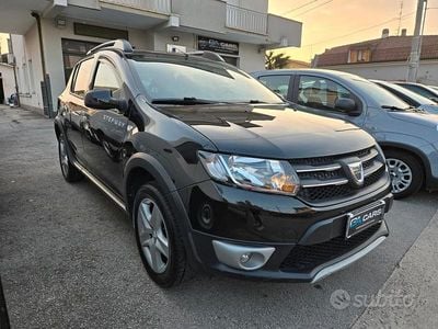 Usata Dacia Sandero Prestige 90 CV (66 kW) 2015 Nero Berlina