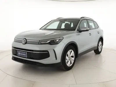 Usata VW Tiguan Life 150 CV (110 kW) 2025 Dolomite silver metallizzato SUV