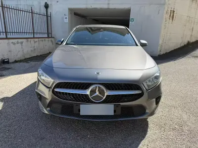 Usata Mercedes A180 136 CV (100 kW) 2022 Grigio Berlina