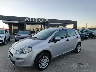 Usata Fiat Punto Street 77 CV (56 kW) 2015 Grigio Utilitaria