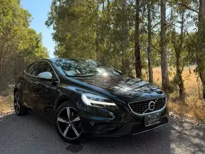 Usata Volvo V40 R-Design 120 CV (88 kW) 2017 Berlina