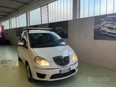 Usata Lancia Musa 77 CV (56 kW) 2010 Bianco Monovolume