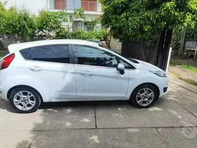 Usata Ford Fiesta 75 CV (55 kW) 2016 Bianco Utilitaria