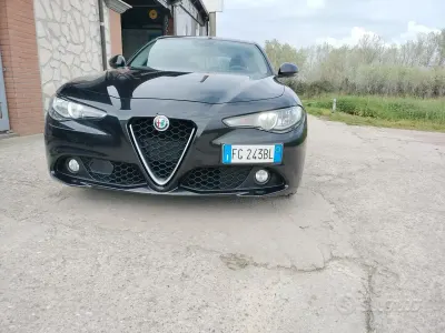 Usata Alfa Romeo Giulia 150 CV (110 kW) 2017 Nero Berlina