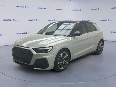 Nuova Audi A1 Ambiente 116 CV (85 kW) 2026 Argento rugiada con tetto nero SUV