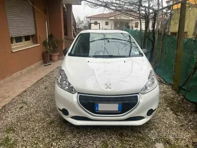 Usata Peugeot 208 Active 82 CV (60 kW) 2013 Utilitaria