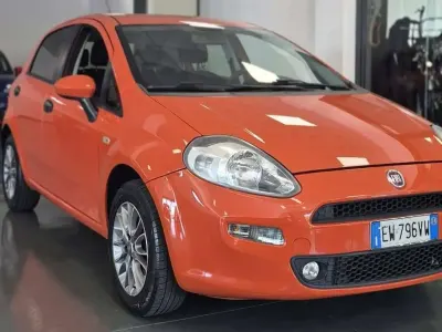 Usata Fiat Punto Lounge 77 CV (56 kW) 2014 Arancione Utilitaria