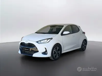 Usata Toyota Yaris Hybrid Trend 92 CV (67 kW) 2024 Bianco Berlina