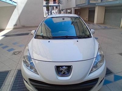 Usata Peugeot 207 73 CV (53 kW) 2012 Bianco Utilitaria