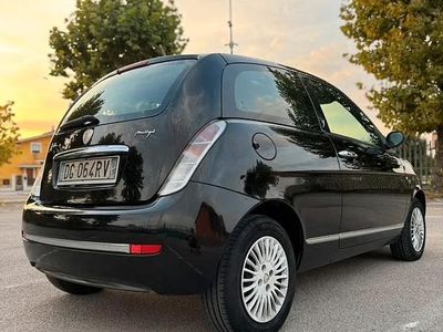 Usata Lancia Ypsilon 90 CV (66 kW) 2007 Nero Utilitaria