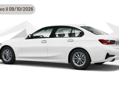Begagnad BMW 330 Efficient Dynamics 245 HK (180 kW) 2023 Silver Sedan
