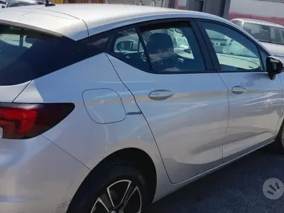 Käytetty Opel Astra 110 HP (80 kW) 2017 Harmaa Sedan