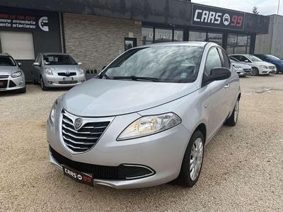 Usata Lancia Ypsilon Silver 69 CV (50 kW) 2012 Argento Utilitaria
