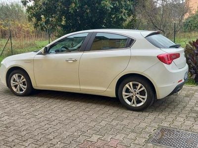 Gebraucht Alfa Romeo Giulietta Progression 120 PS (88 kW) 2013 Weiß Kleinwagen